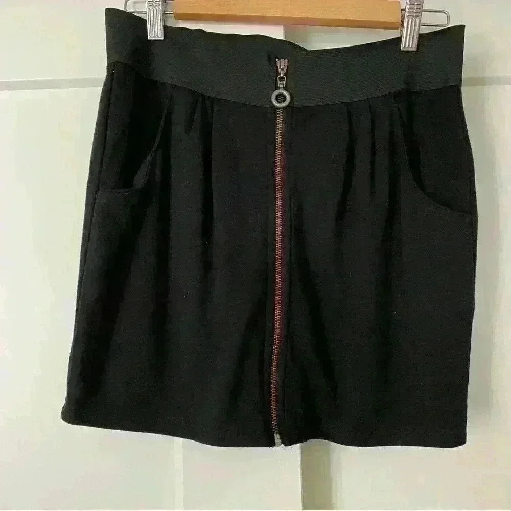 Free People black zip up front mini skirt w/ pockets size S